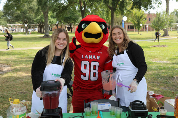 LU celebrates Energy Awareness Month with solar-powered smoothies